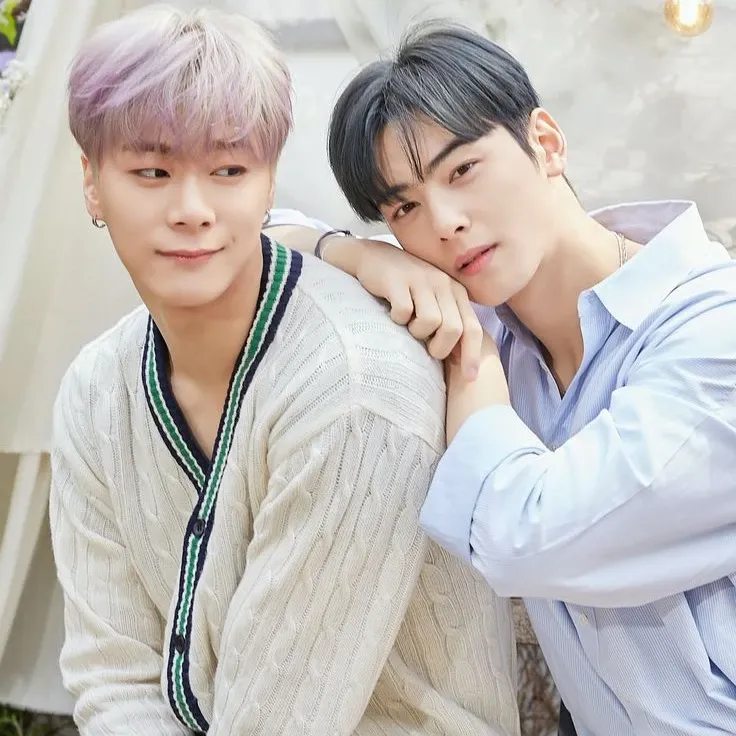 A moment captured by a fan of Cha Eunwoo