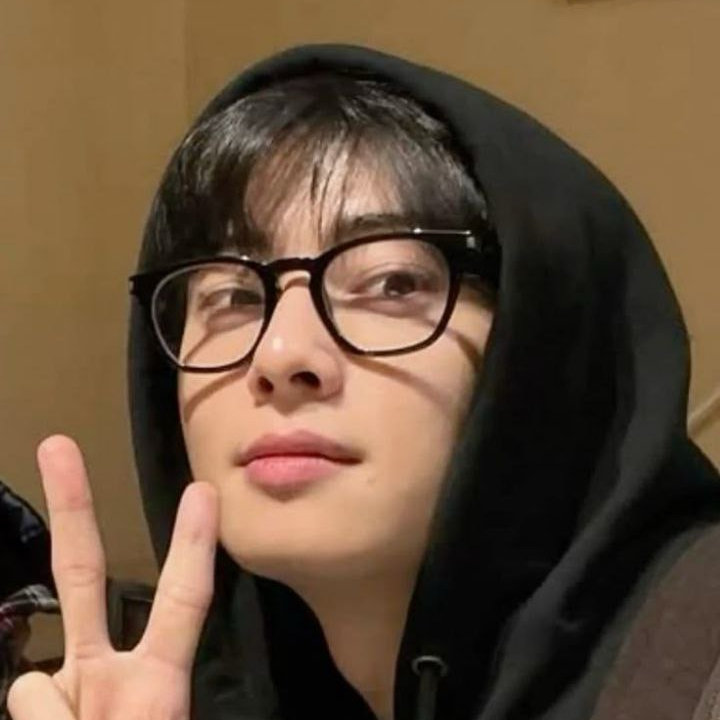 Momen yang diabadikan oleh penggemar Cha Eunwoo