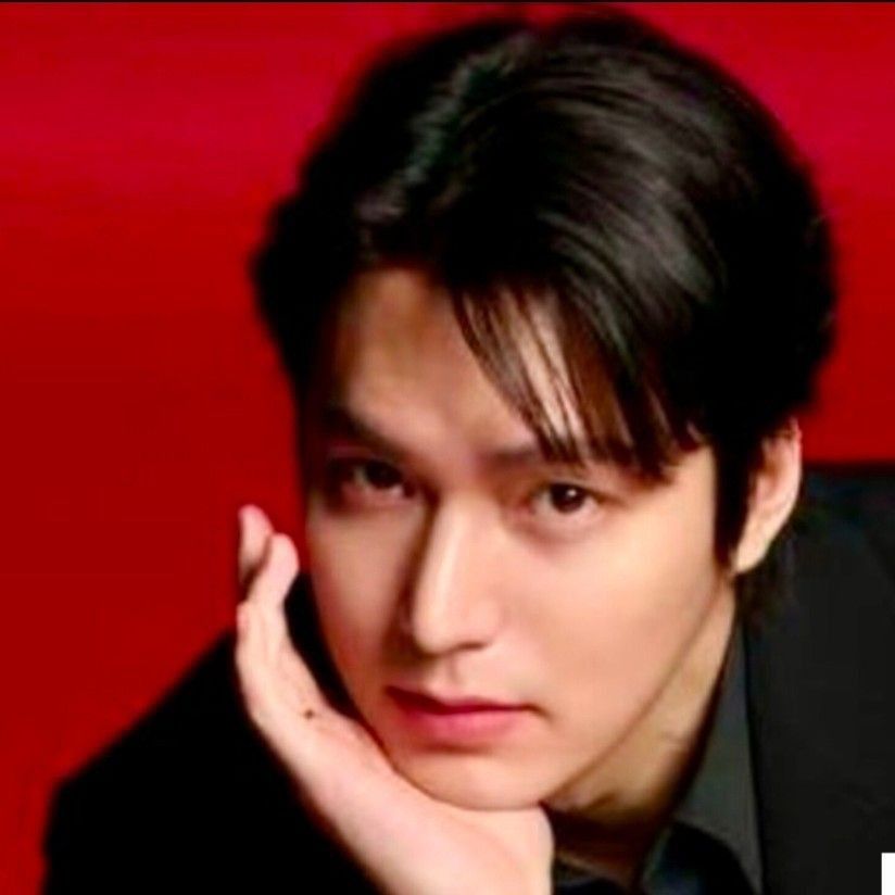 イ・ミンホの最近の活動ショット