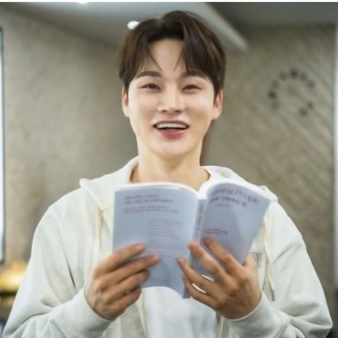 Behind-the-scenes cut of Park Seojin