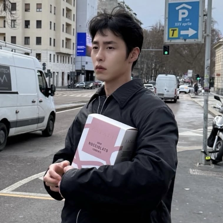 Behind-the-scenes cut of Lee Jaewook