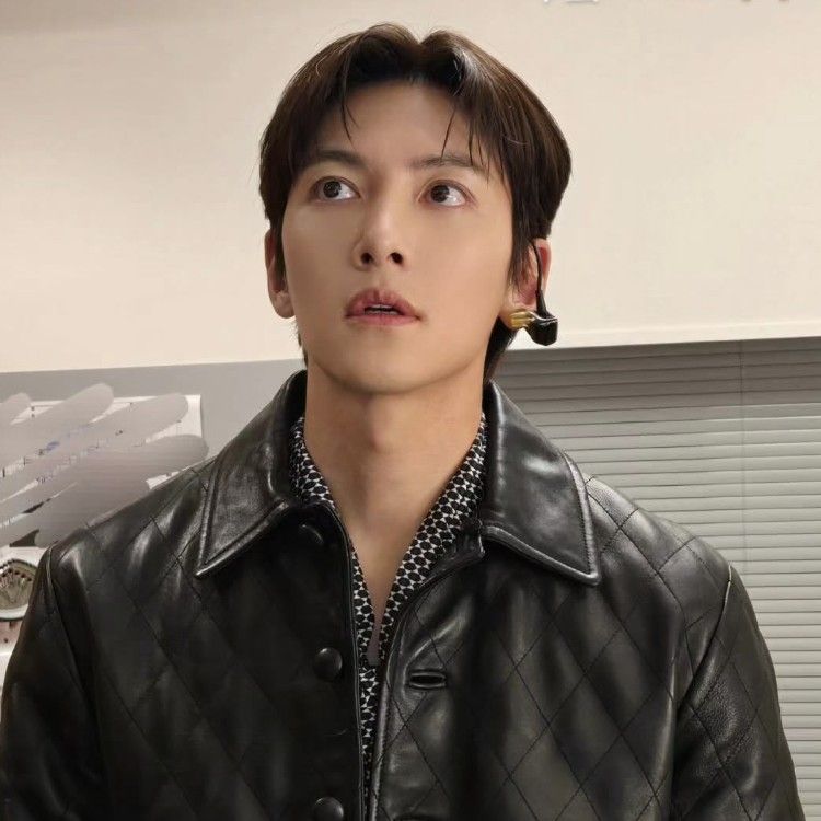 チ・チャンウクの最近の活動ショット