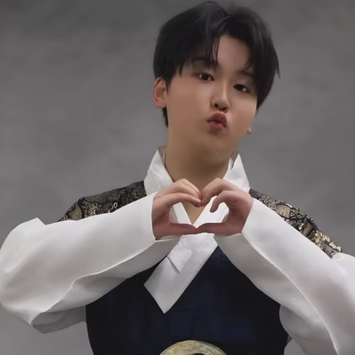 Behind-the-scenes cut of Park Sungon