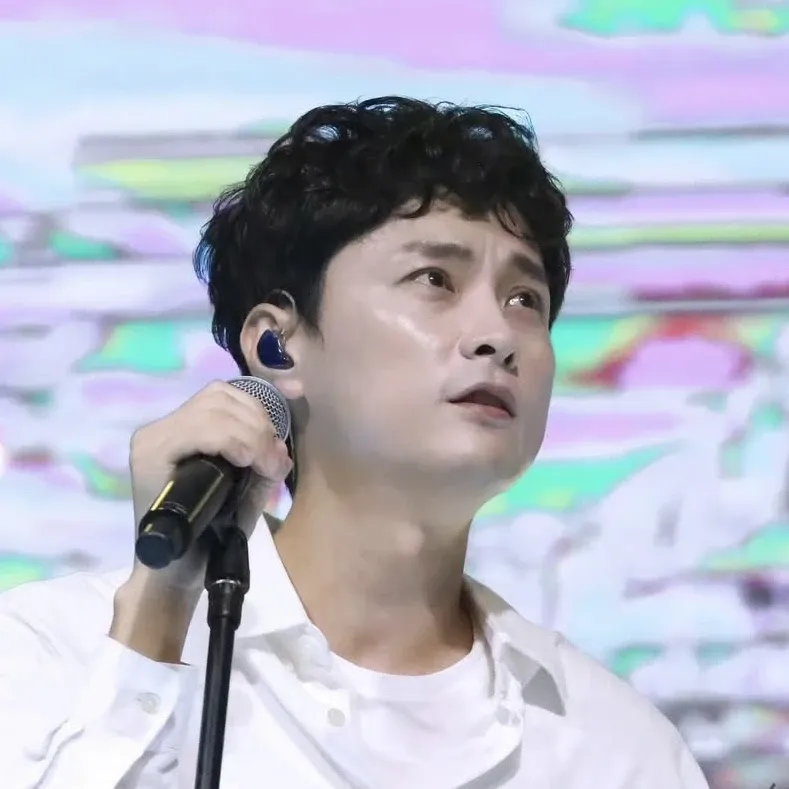 Cuplikan di balik layar dari Min Kyunghoon