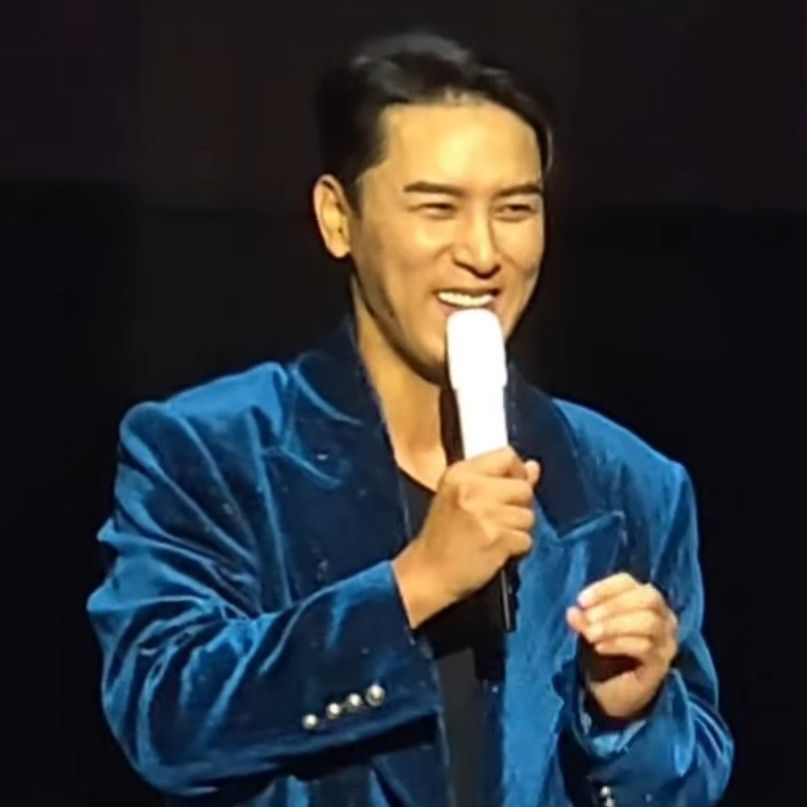 チャン・ミンホの最近の活動ショット