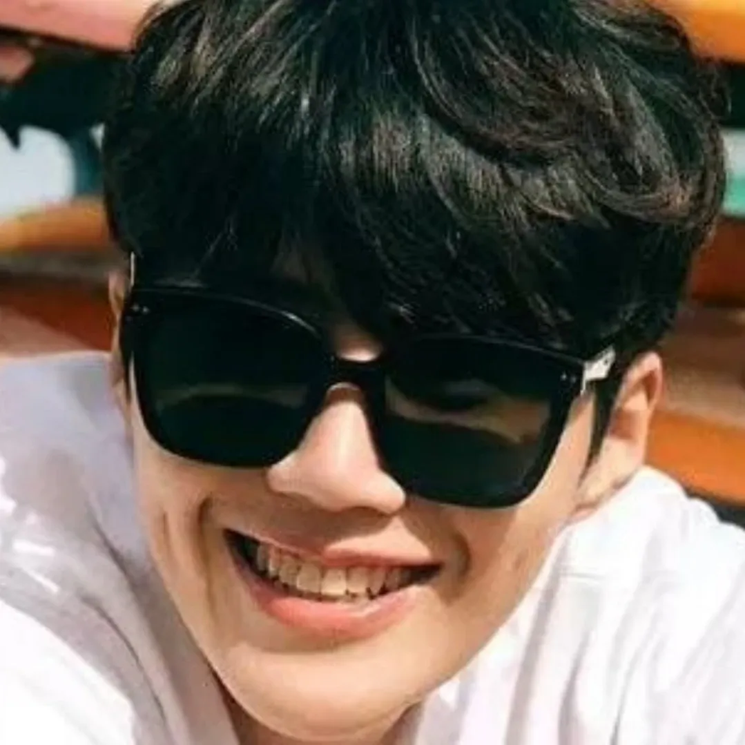 Behind-the-scenes cut of Kim Seonho