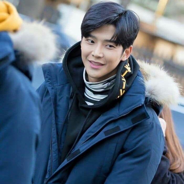 Foto terbaru dari Rowoon