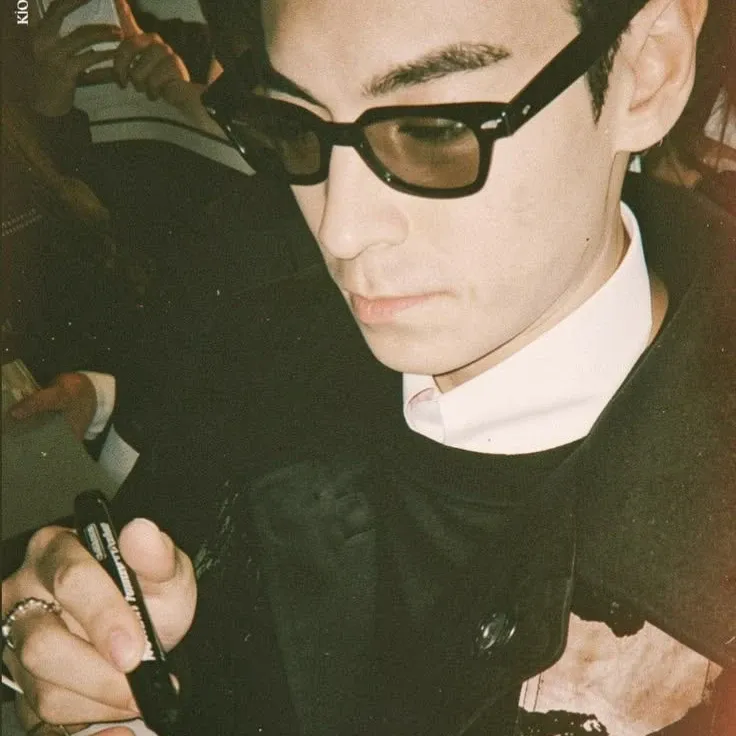 Behind-the-scenes cut of T.O.P
