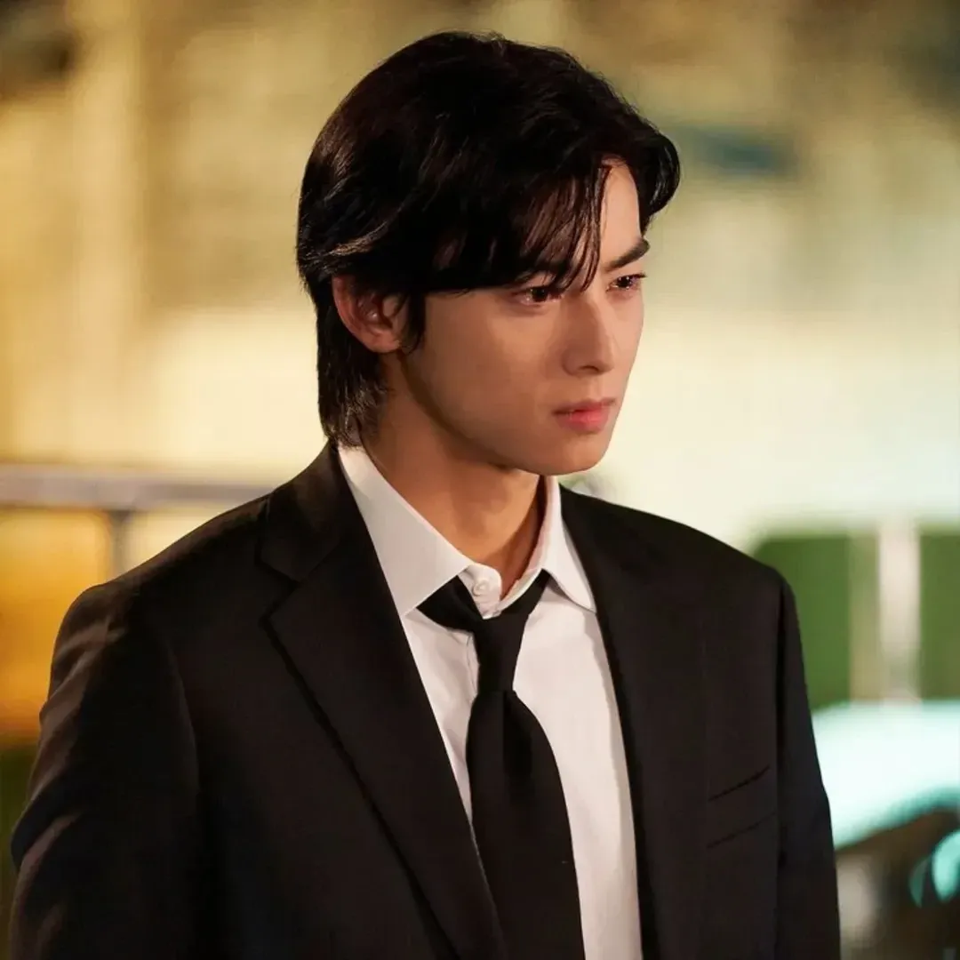 Latest photo of Cha Eunwoo