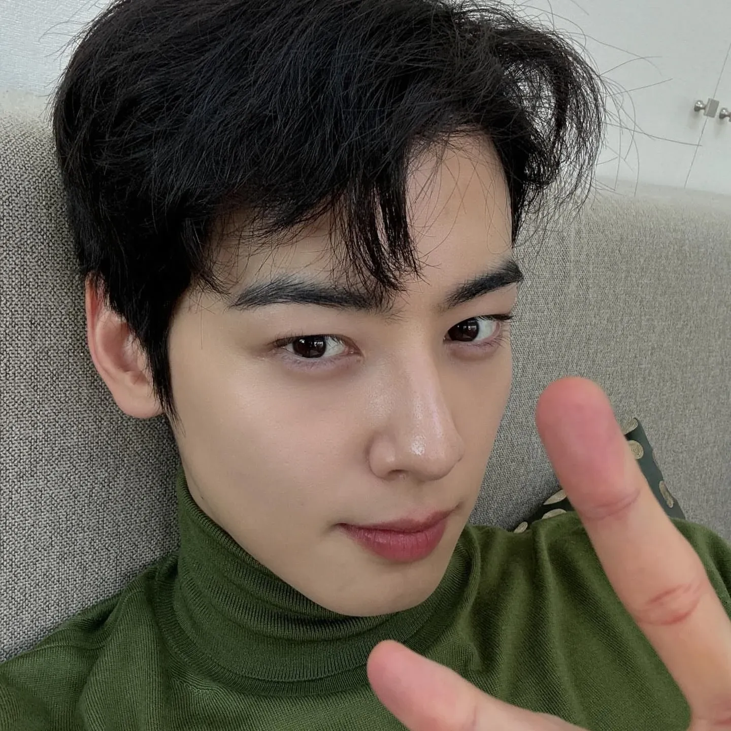 Recent activity shot of Cha Eunwoo