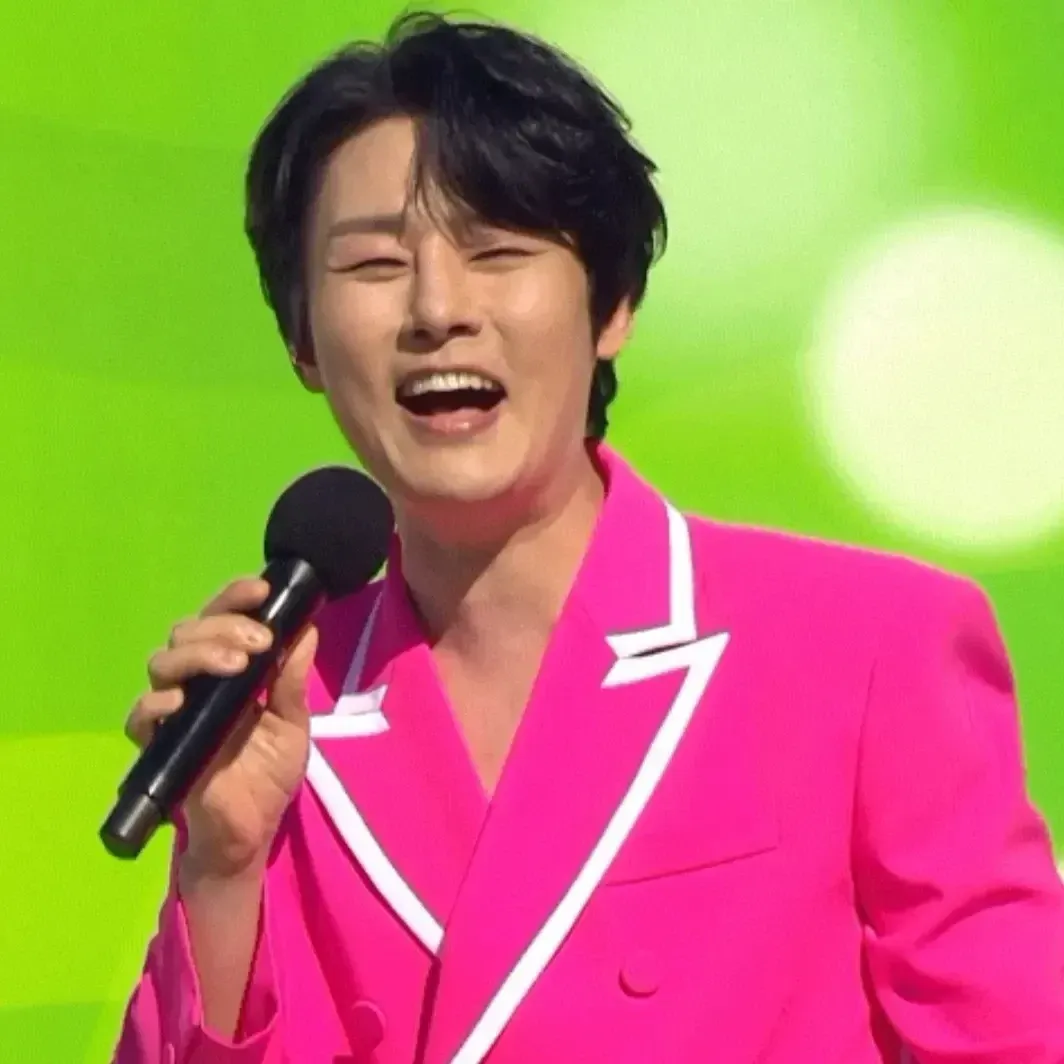 A moment captured by a fan of Kang Moonkyung
