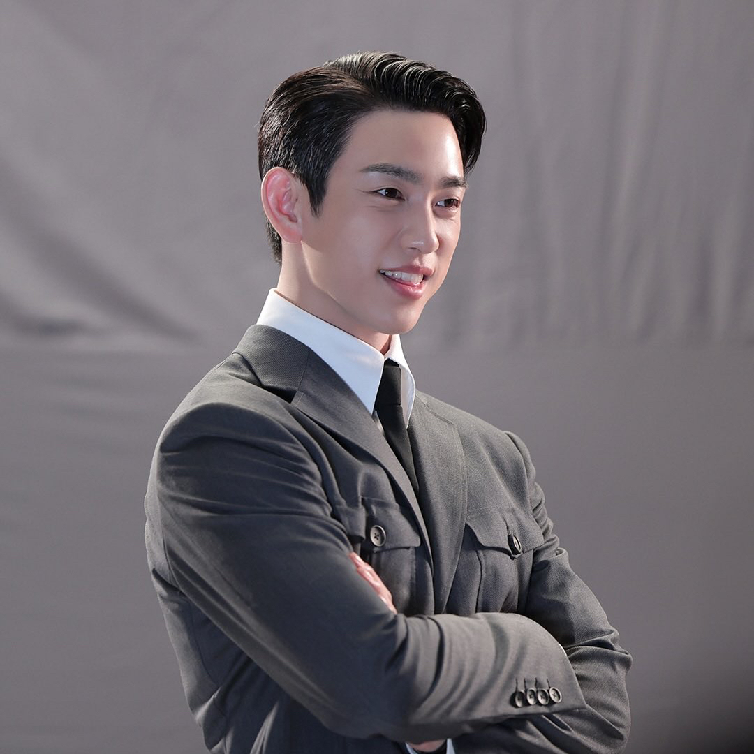 Foto terbaru dari Park Jinyoung