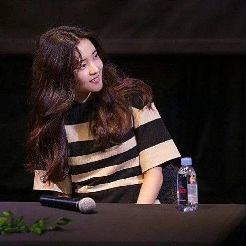 A moment captured by a fan of Kim Taeri