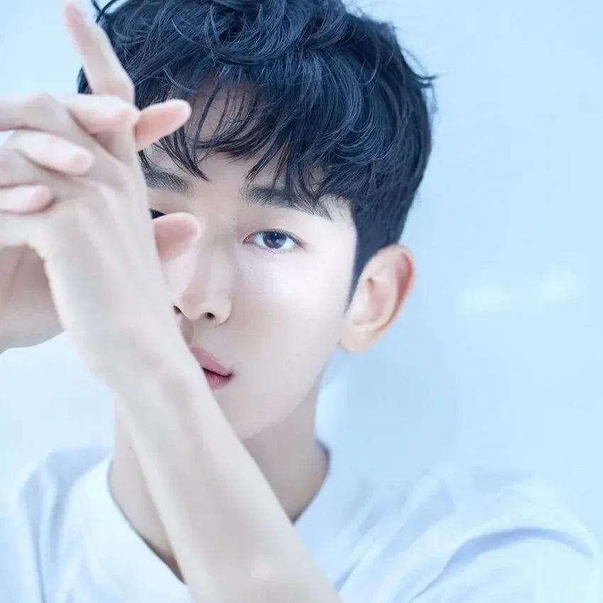 Recent activity shot of Kim Soohyun