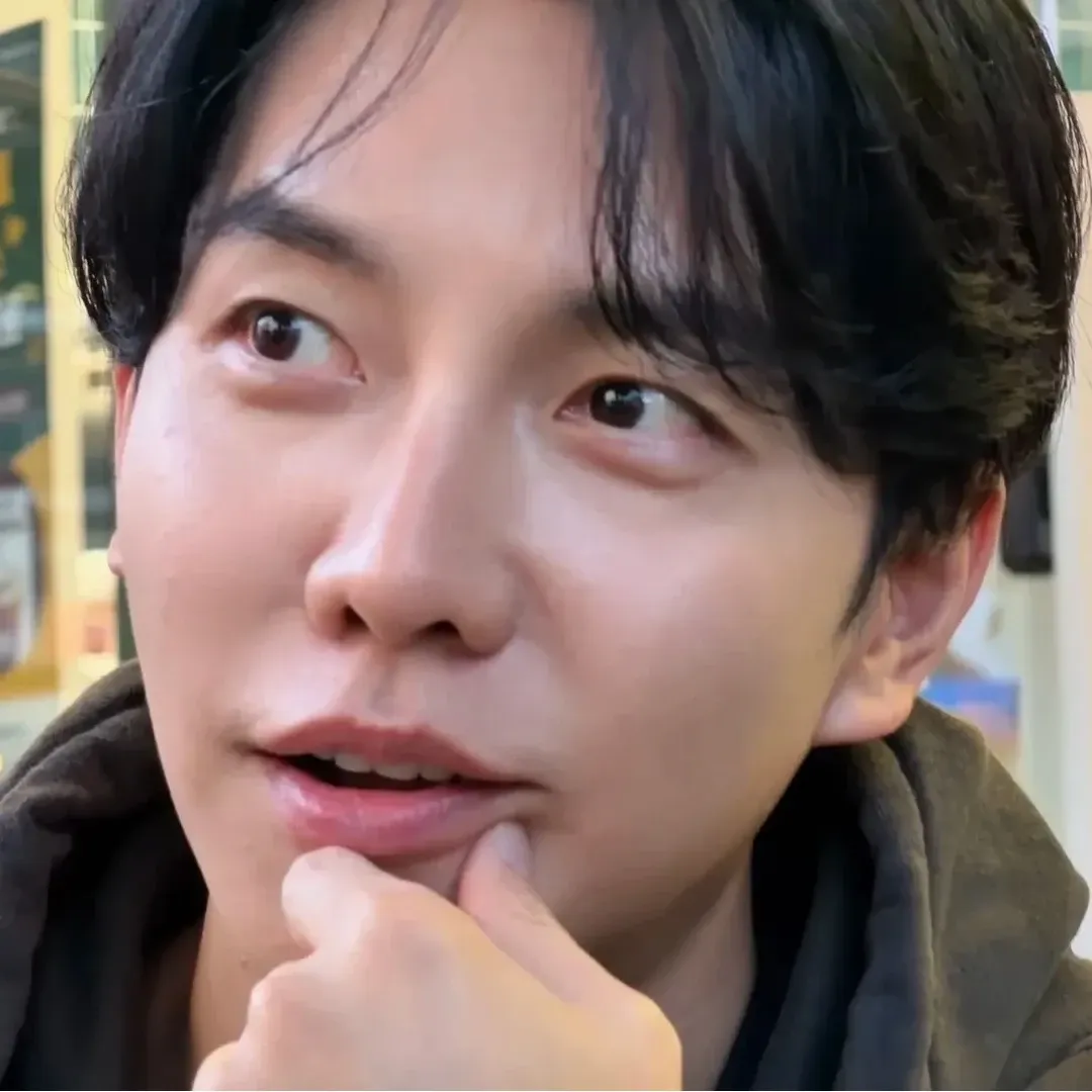 Behind-the-scenes cut of Lee Seunggi