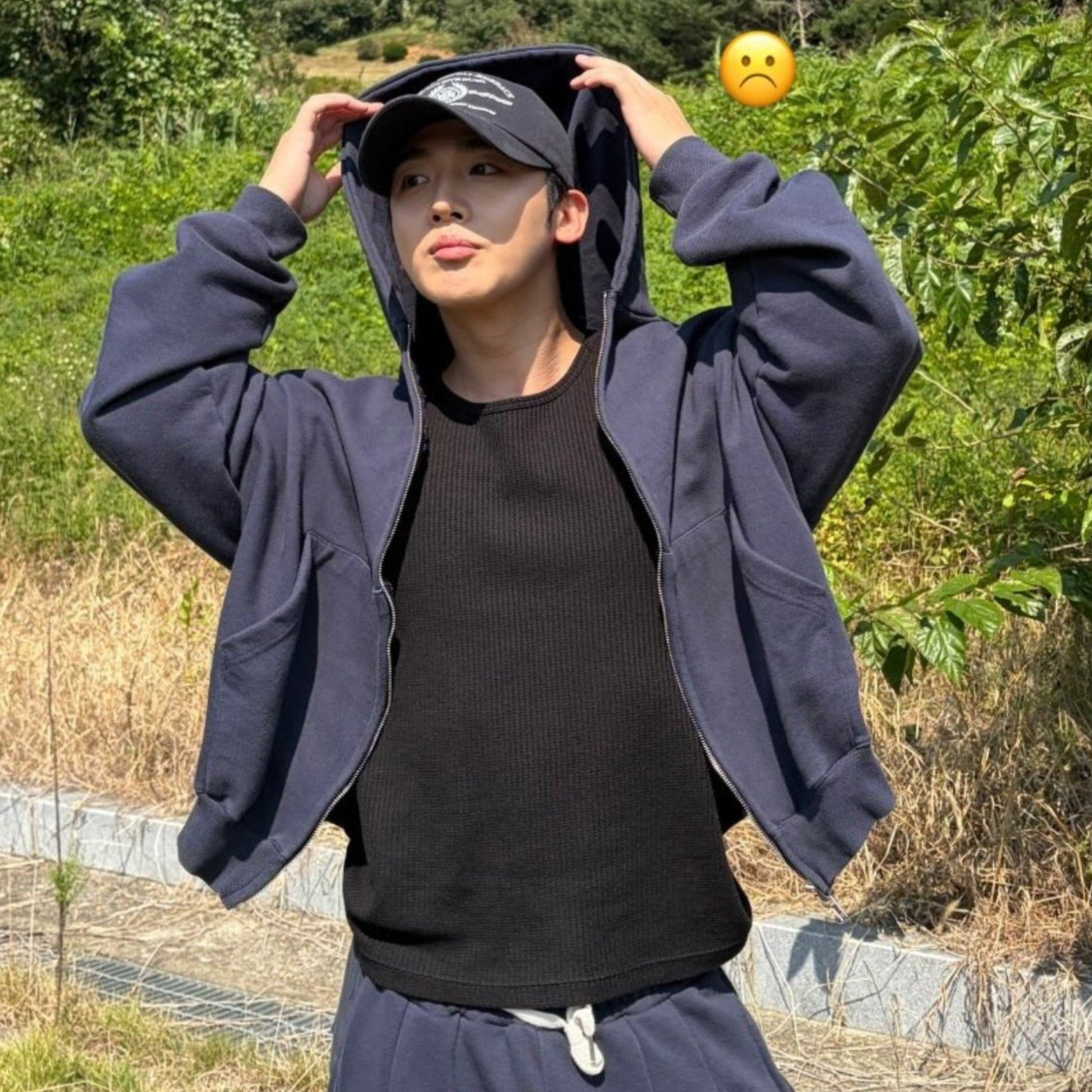Behind-the-scenes cut of Kim Yohan