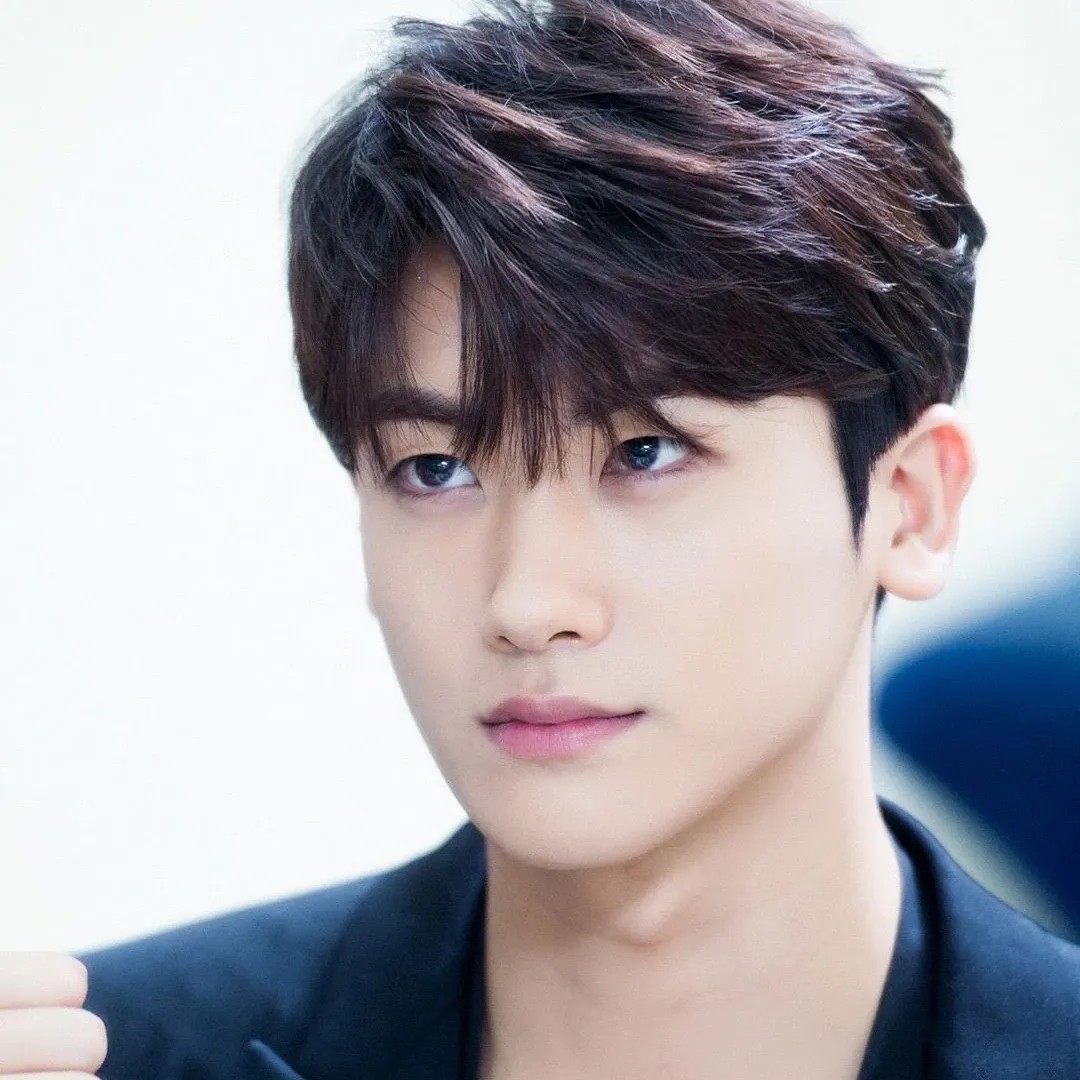 Recent activity shot of Park Hyungsik