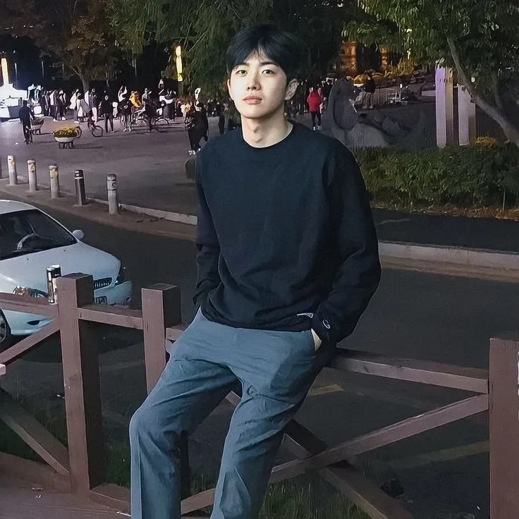 A moment captured by a fan of Kang Hoon
