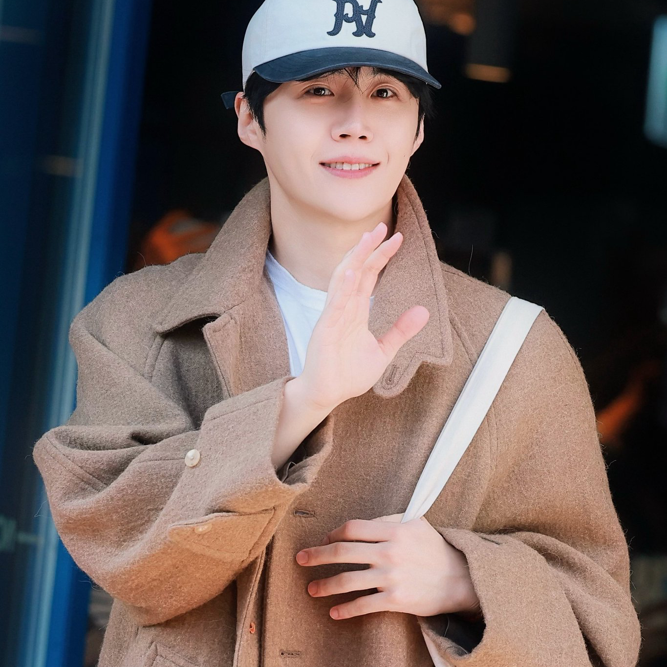 Behind-the-scenes cut of Kim Seonho