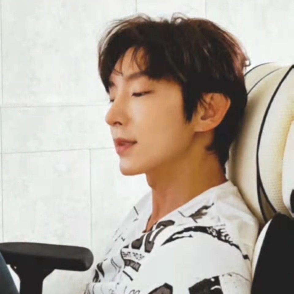 Recent activity shot of Lee Joongi