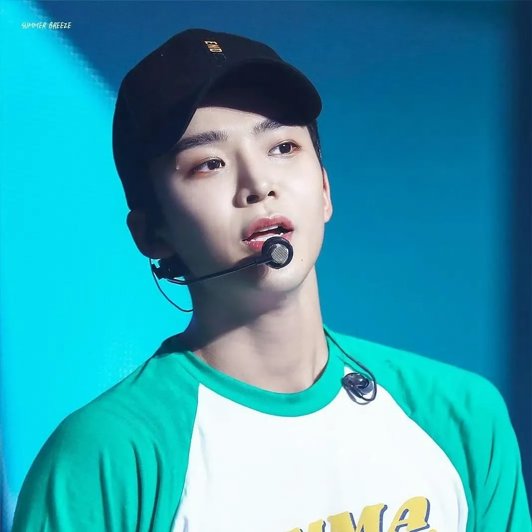 Foto terbaru dari Rowoon