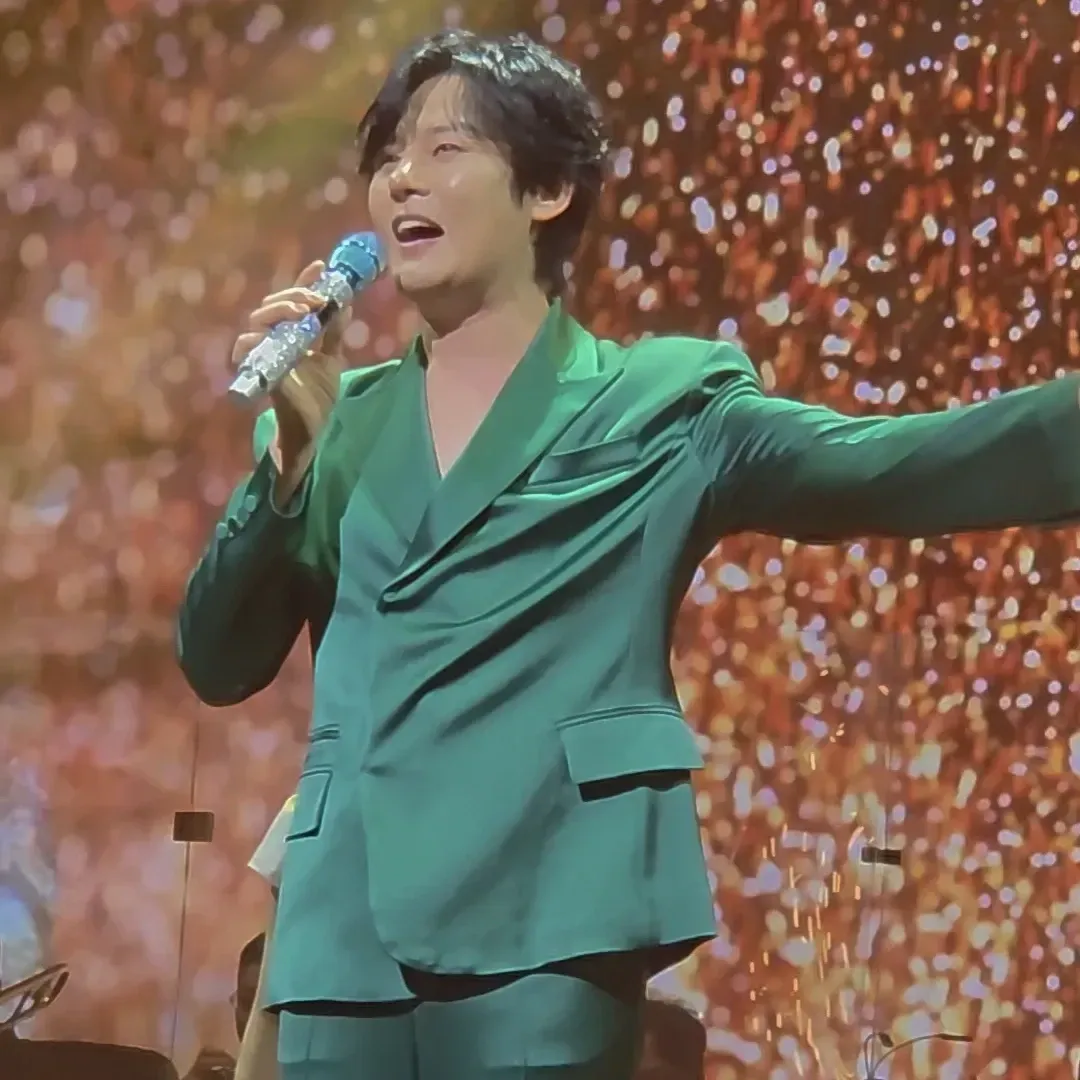 A moment captured by a fan of Kang Moonkyung