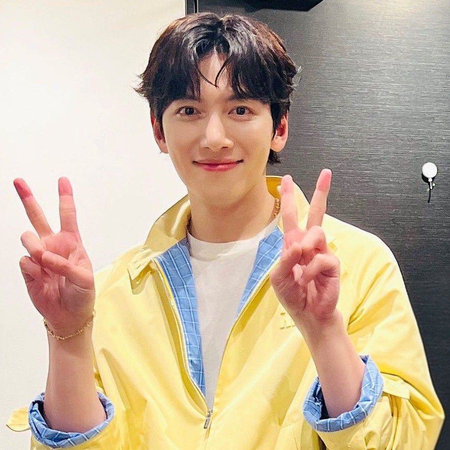 粉丝拍下的池昌旭瞬间