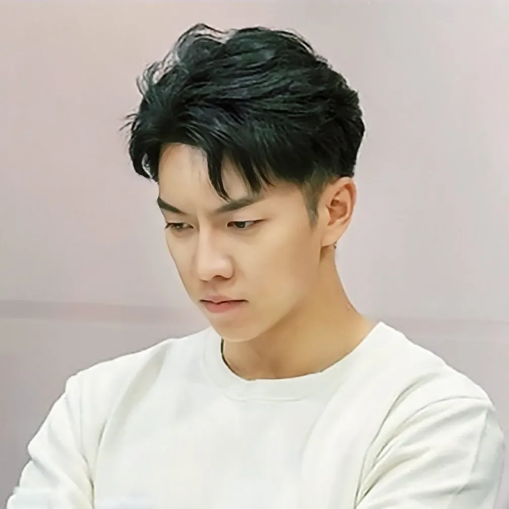 Foto kegiatan terbaru dari Lee Seunggi