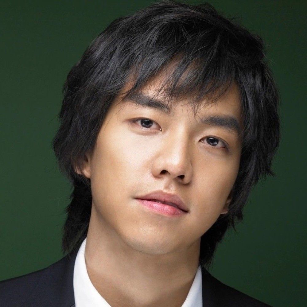 Foto terbaru dari Lee Seunggi