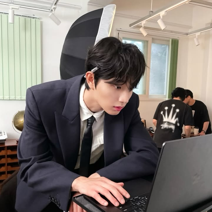 Recent activity shot of Kim Jaewon