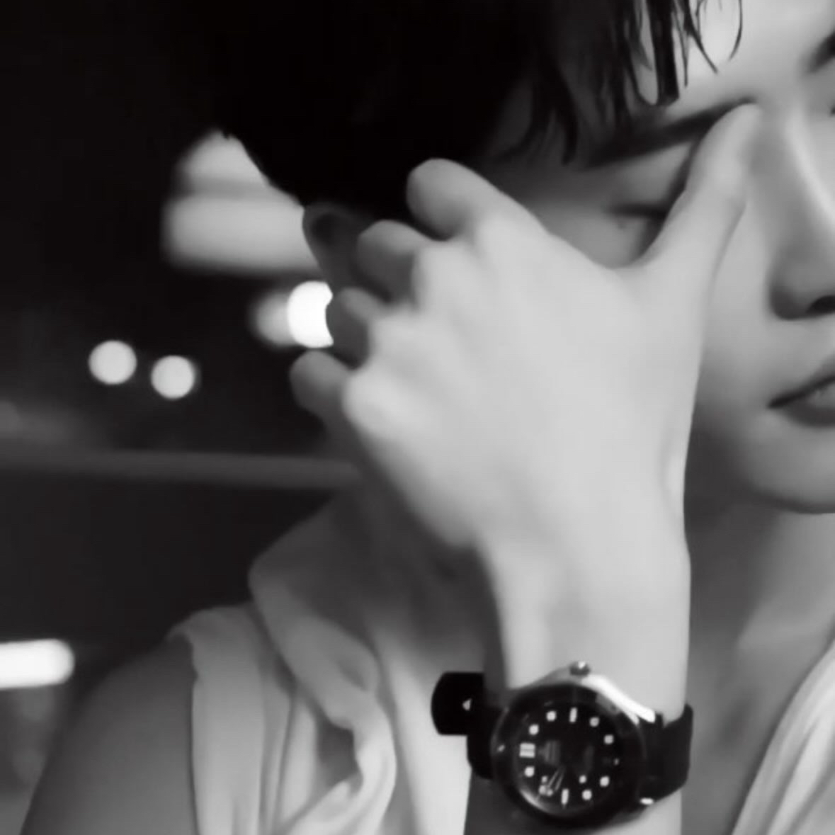 A moment captured by a fan of Lee Jongsuk
