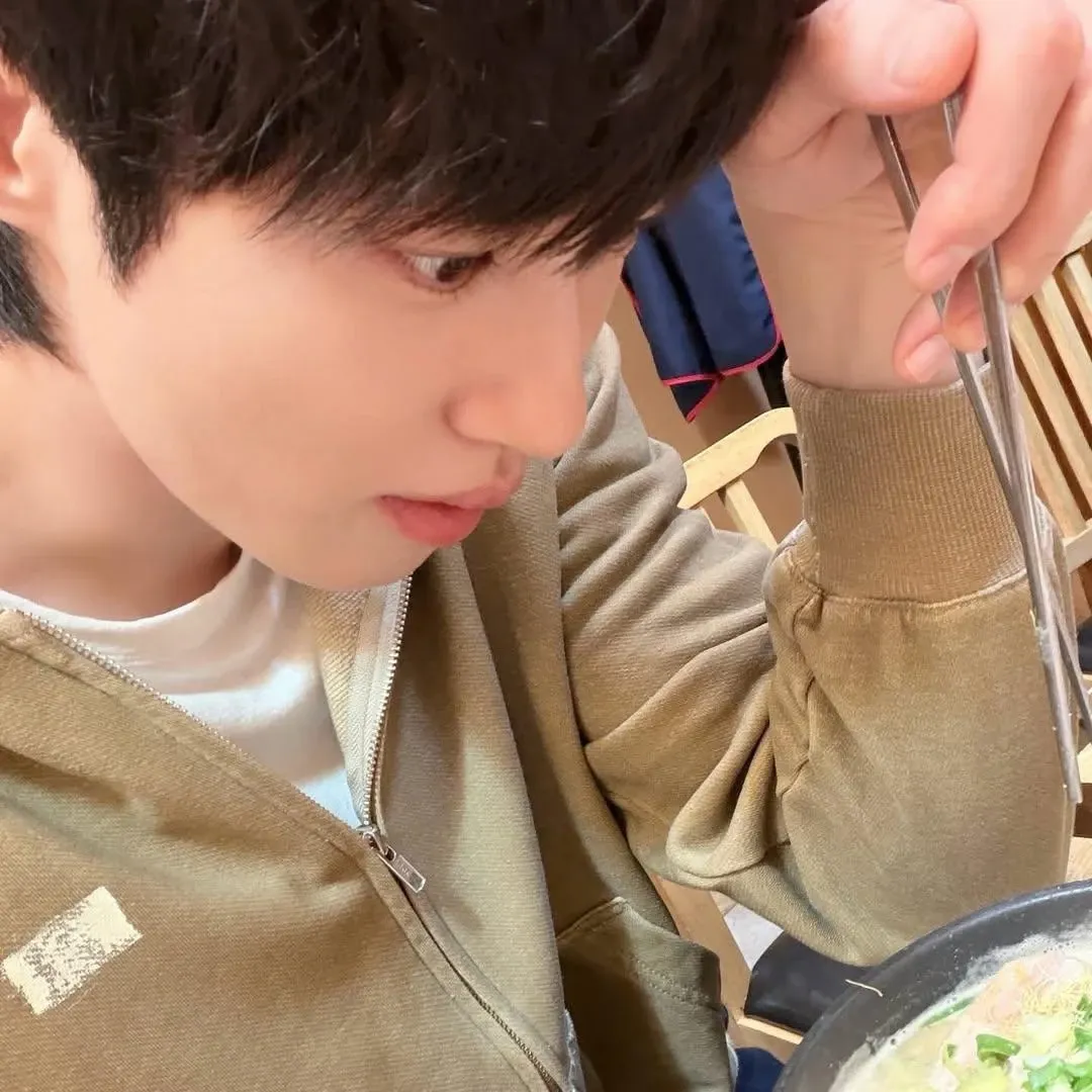 Latest photo of Byeon Wooseok