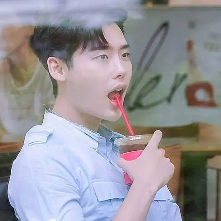 Recent activity shot of Lee Jongsuk