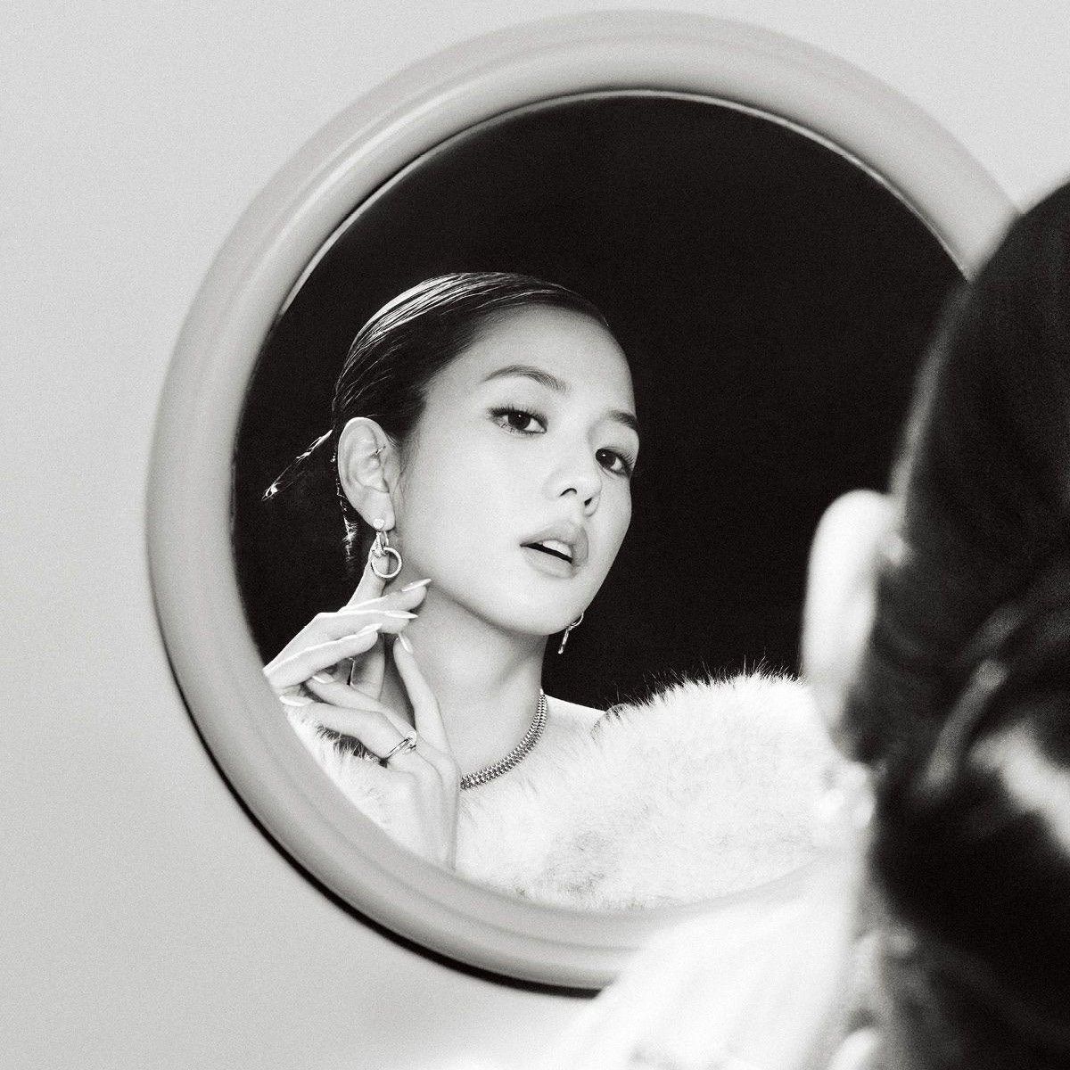 Behind-the-scenes cut of Jisoo (1995)