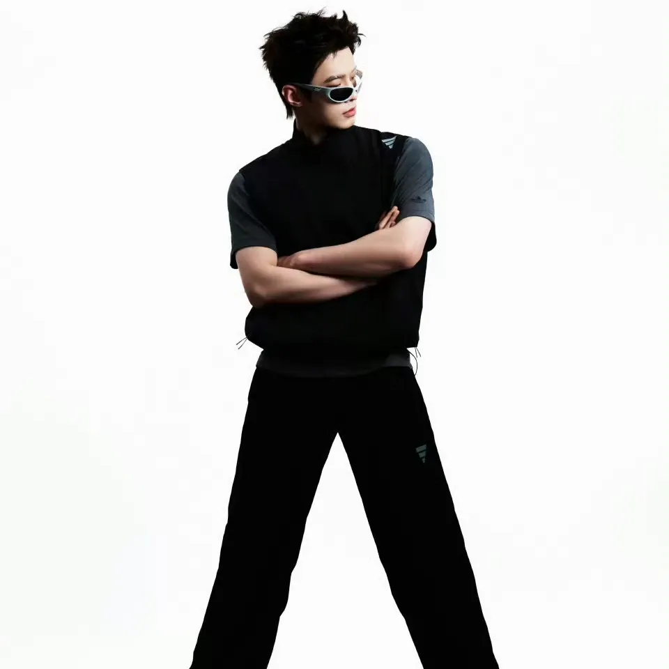 Latest photo of He Yu