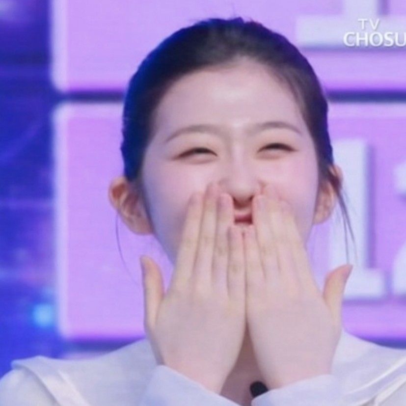 Behind-the-scenes cut of Yoon Yoonseo