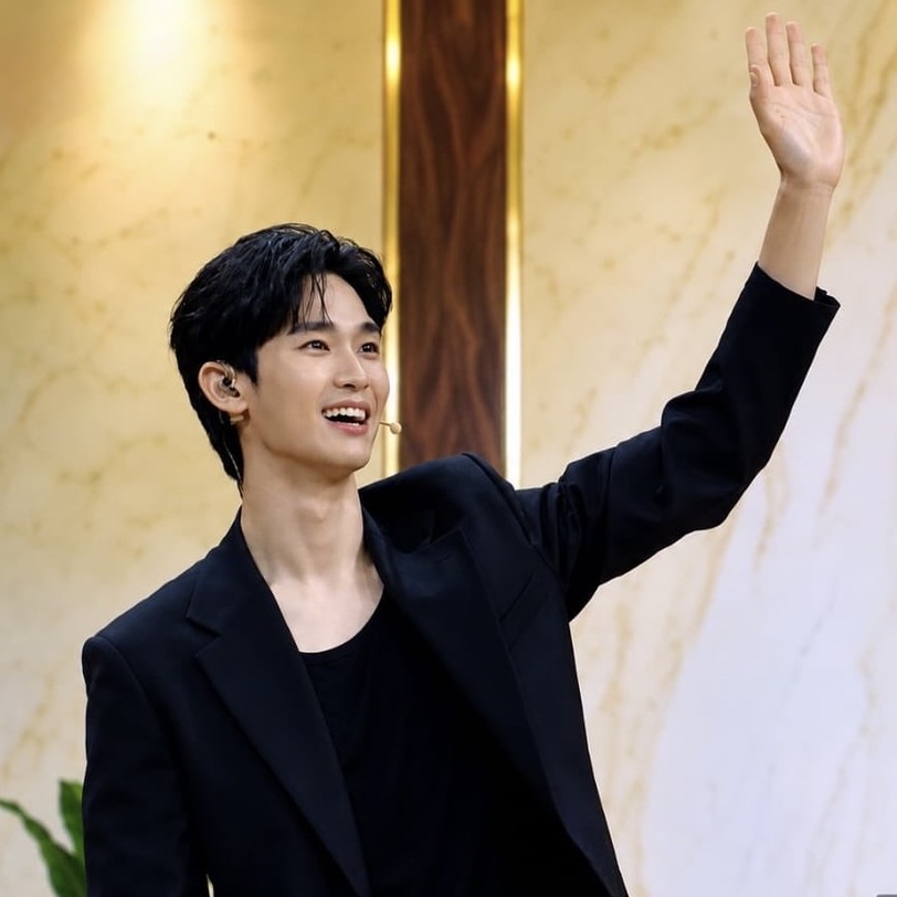 Behind-the-scenes cut of Kim Soohyun