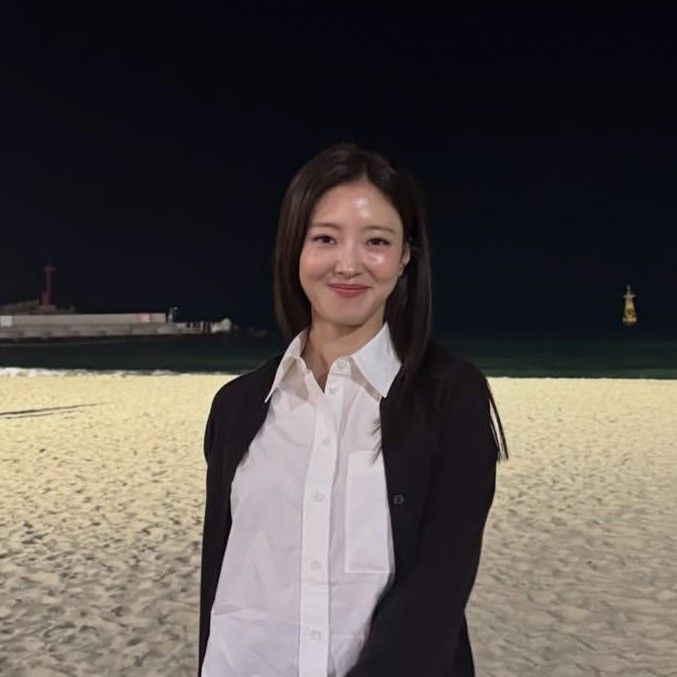 Behind-the-scenes cut of Lee Seyoung