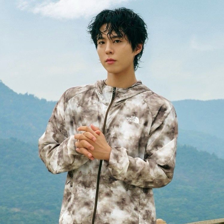 Behind-the-scenes cut of Park Bogum