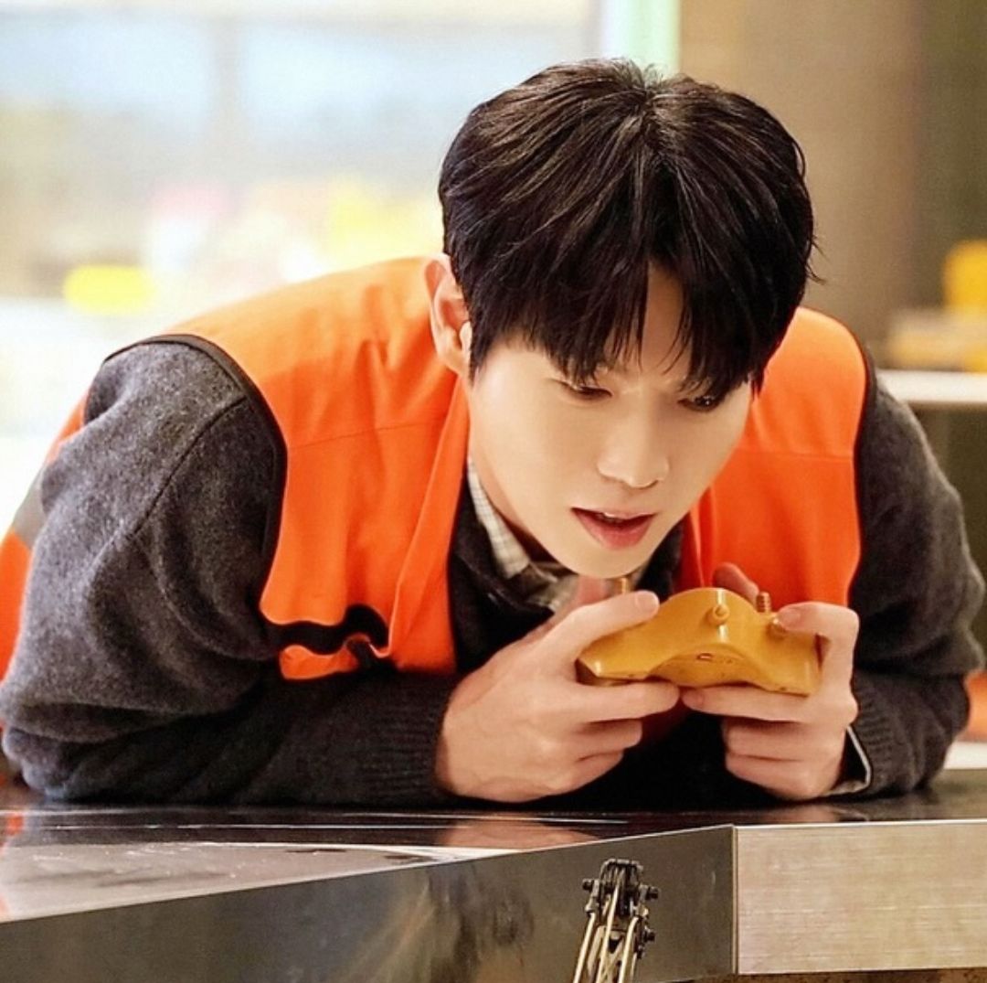 Behind-the-scenes cut of Son Taejin