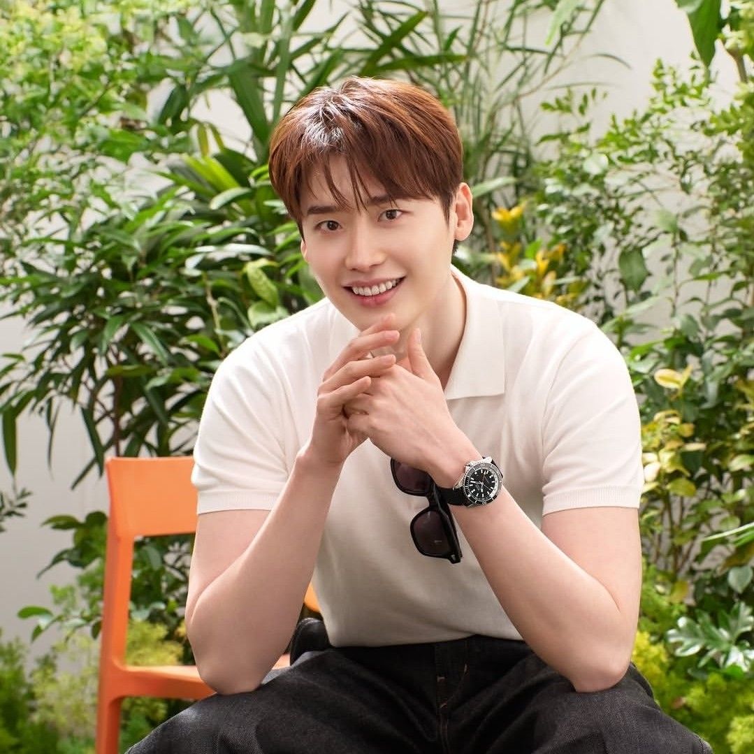 A moment captured by a fan of Lee Jongsuk