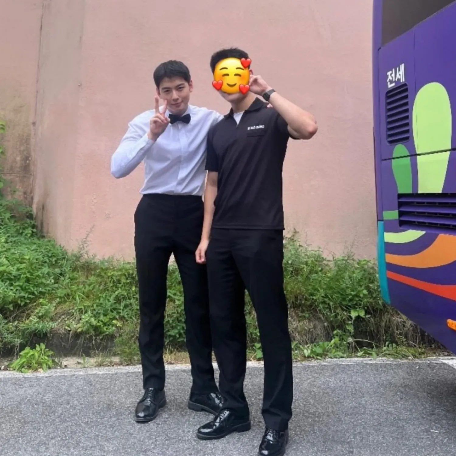 A moment captured by a fan of Cha Eunwoo
