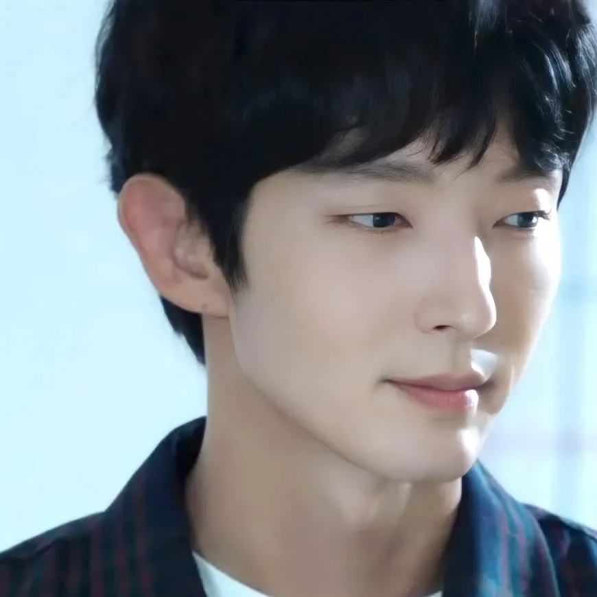 A moment captured by a fan of Lee Joongi