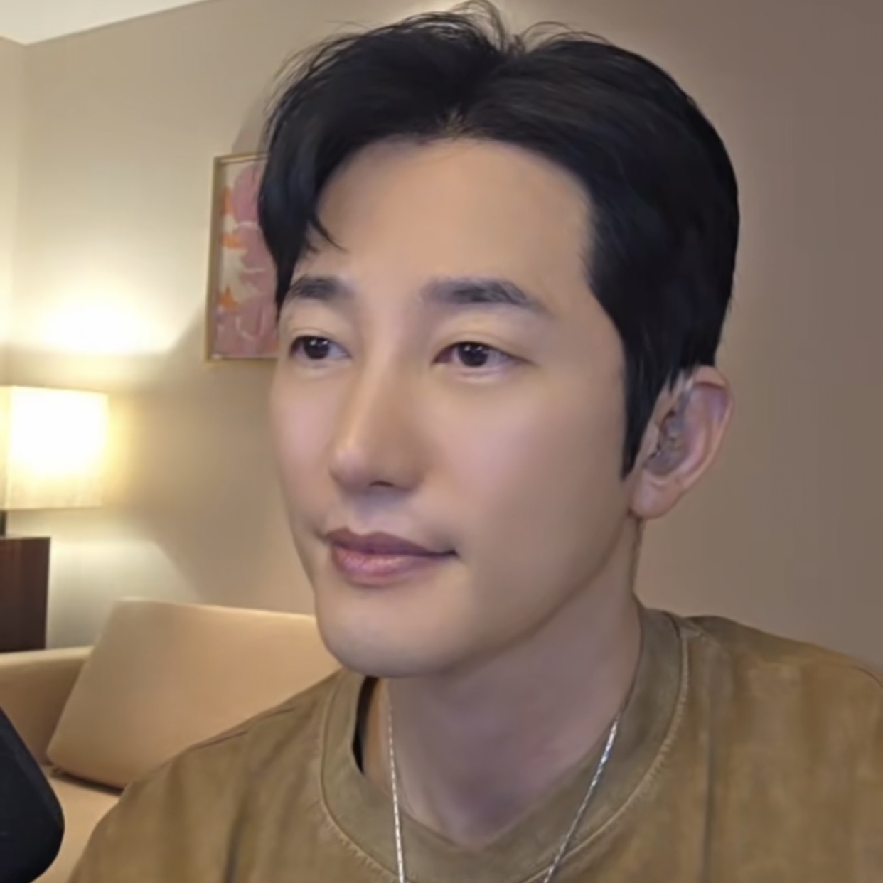 A moment captured by a fan of Park Sihoo