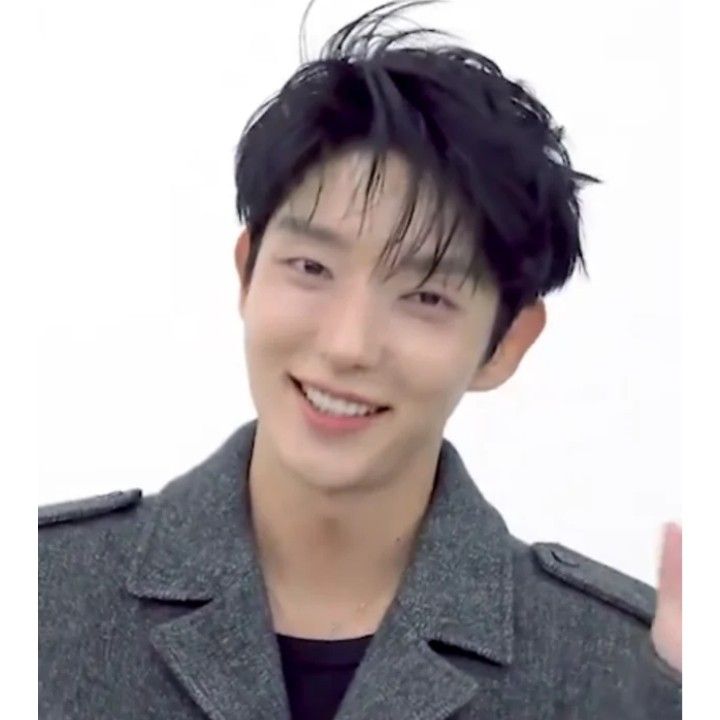 Recent activity shot of Lee Joongi