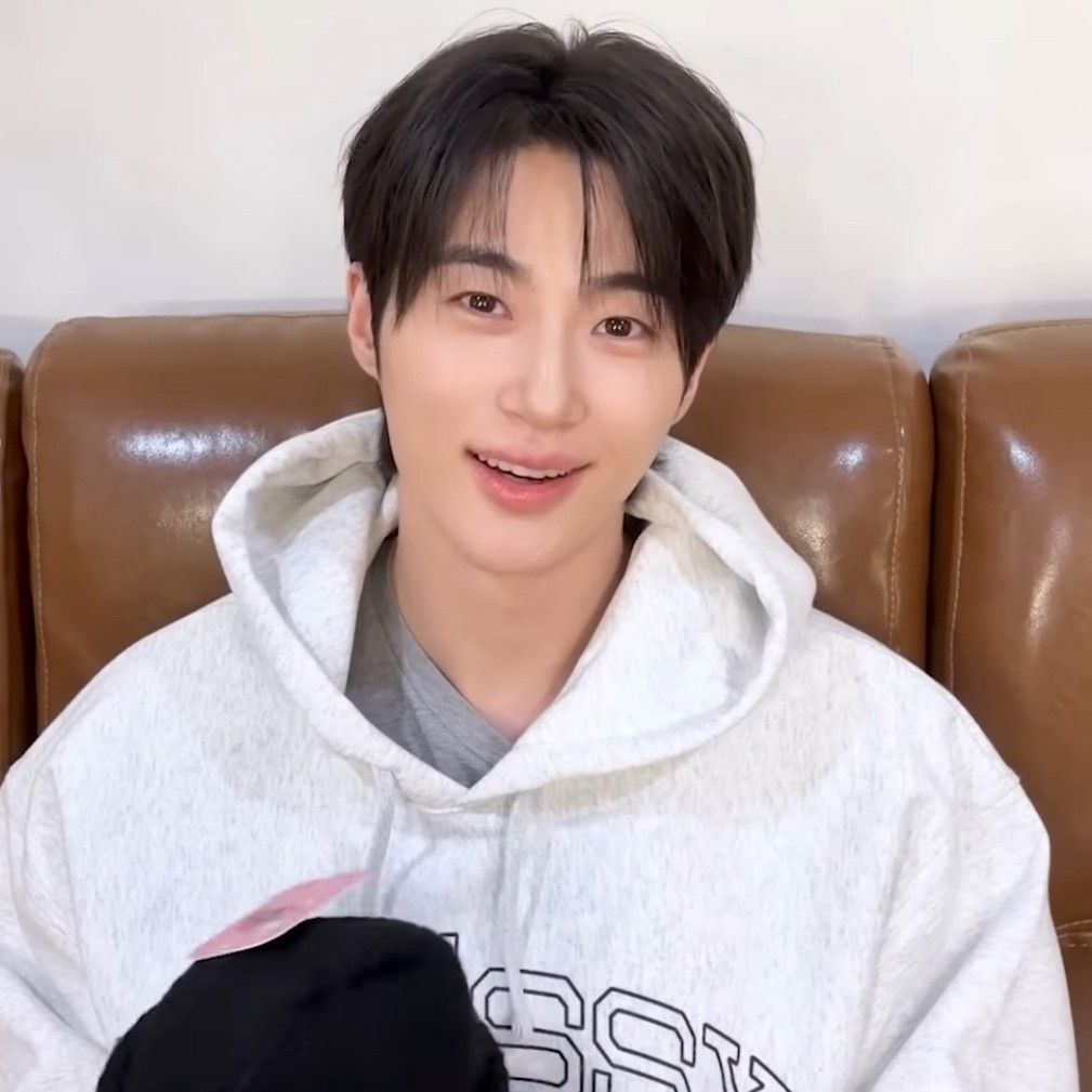 A moment captured by a fan of Byeon Wooseok