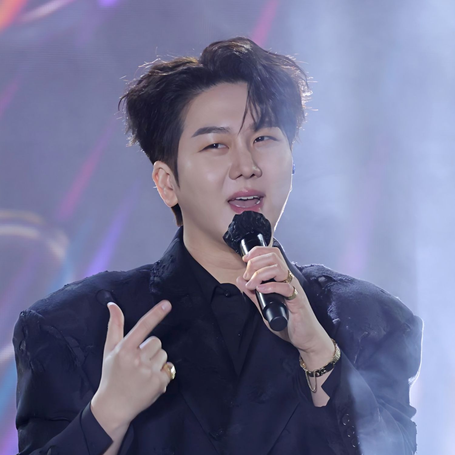 粉丝拍下的金秀瓒瞬间