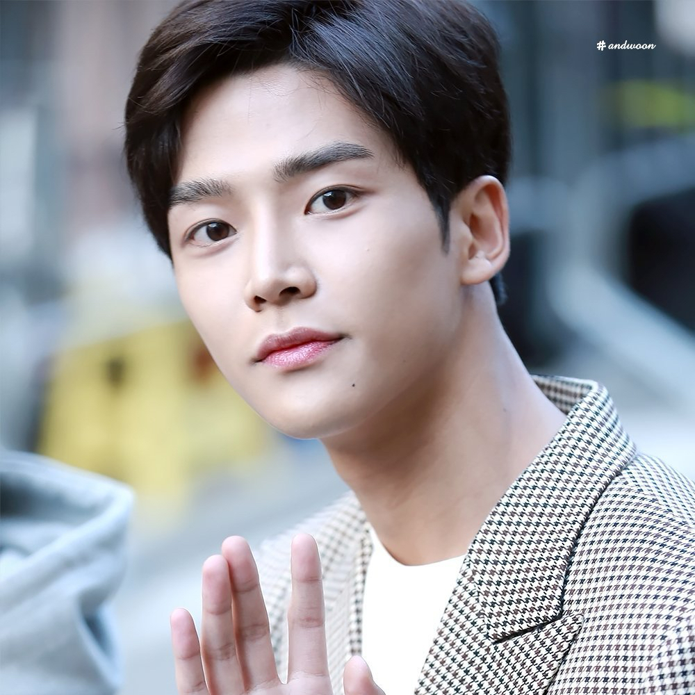 Cuplikan di balik layar dari Rowoon