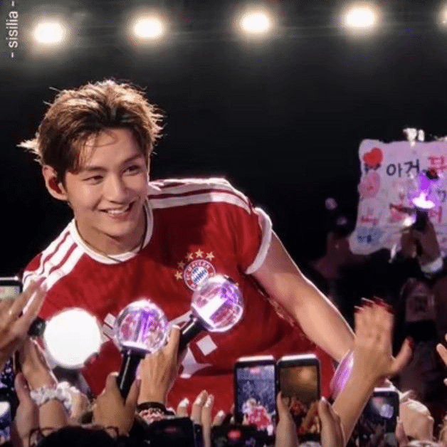 Behind-the-scenes cut of Kim Taehyung (V)