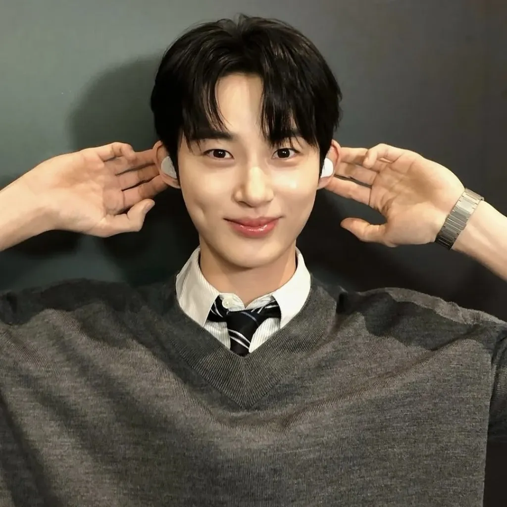 Latest photo of Byeon Wooseok
